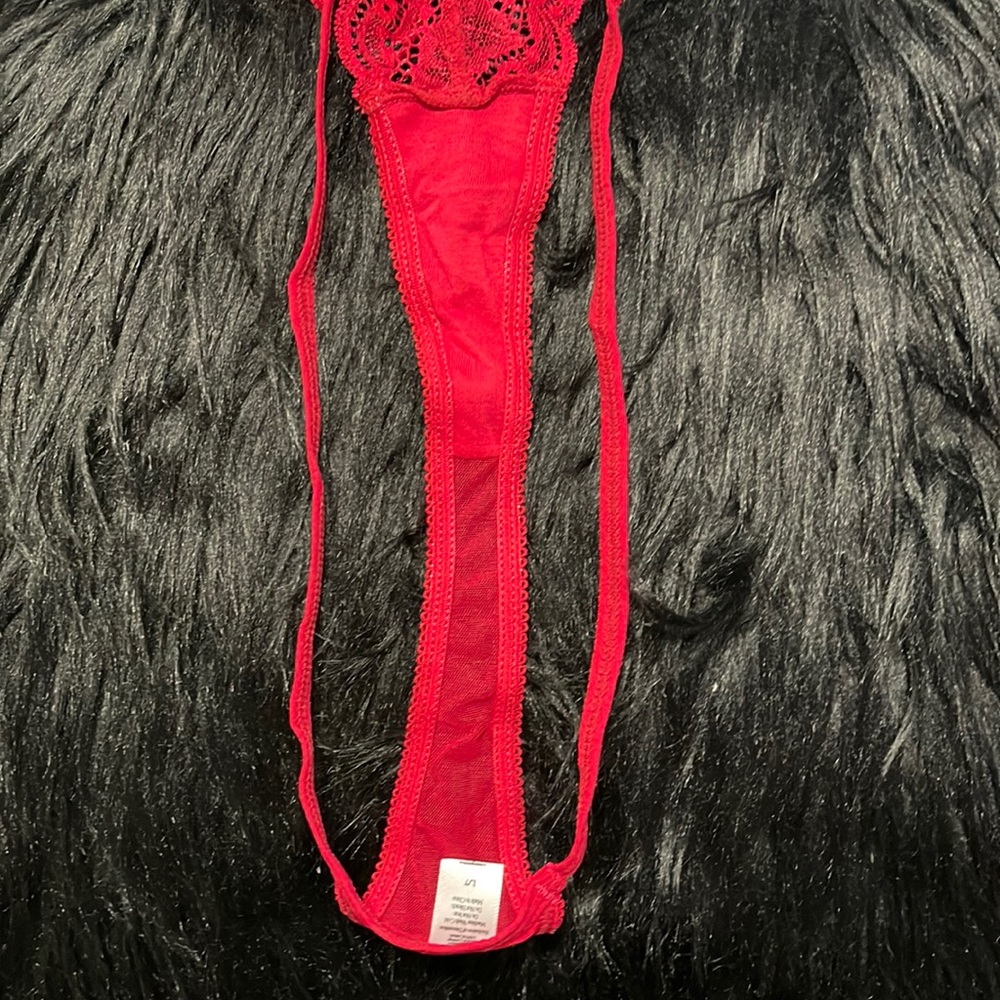 RED THONG - Picture 4 of 6